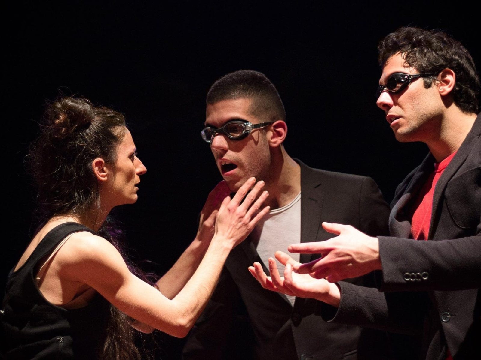 istruzioni per togliersi gli occhiali 1