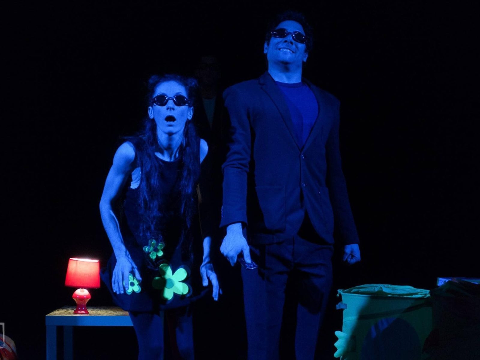 istruzioni per togliersi gli occhiali 3